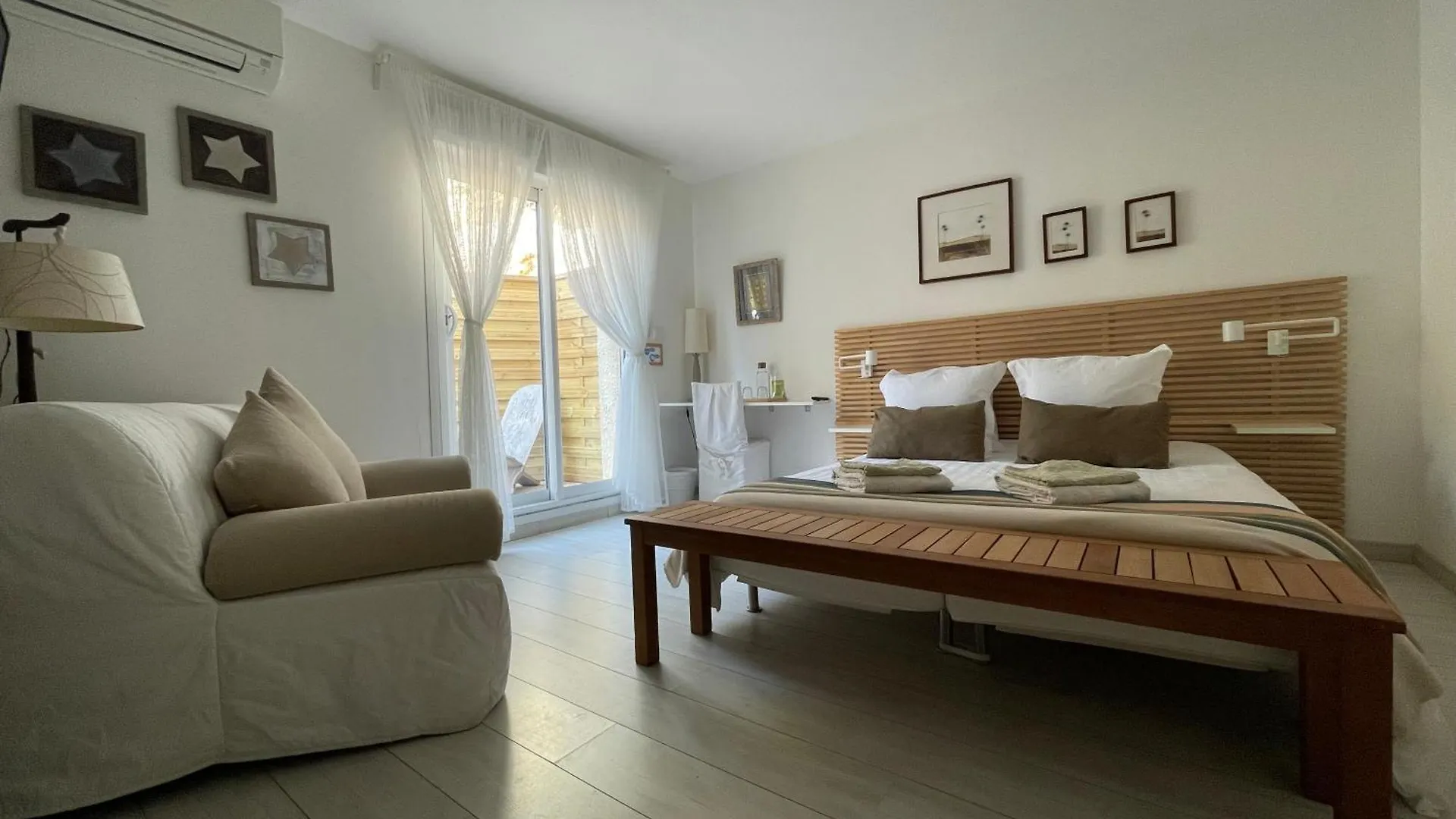 Les Chambres D'Hotes Du Grand Mornas Carry-le-Rouet 2*,  Francia