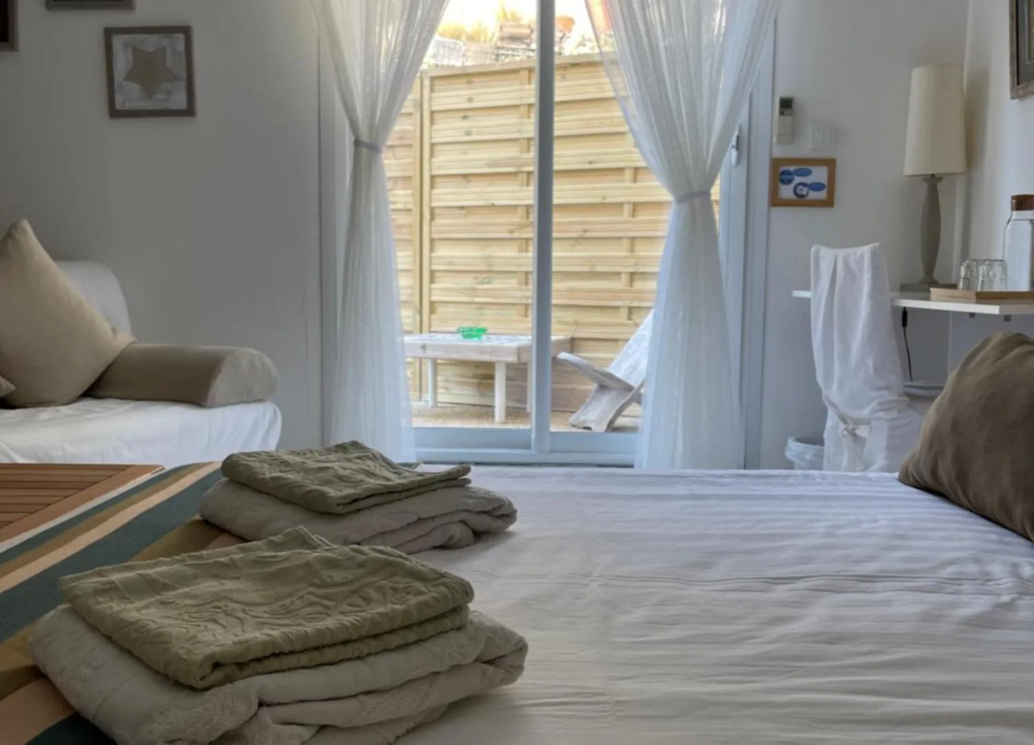 Les Chambres D'Hotes Du Grand Mornas Carry-le-Rouet Bed & Breakfast