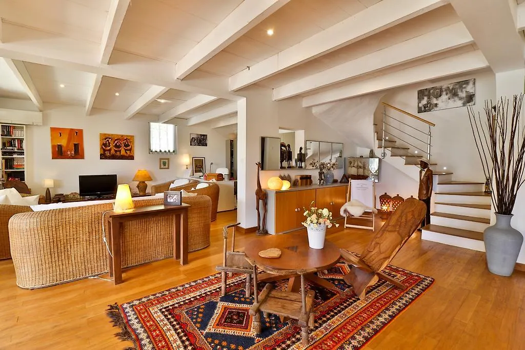 Les Chambres D'Hotes Du Grand Mornas Carry-le-Rouet Bed & Breakfast