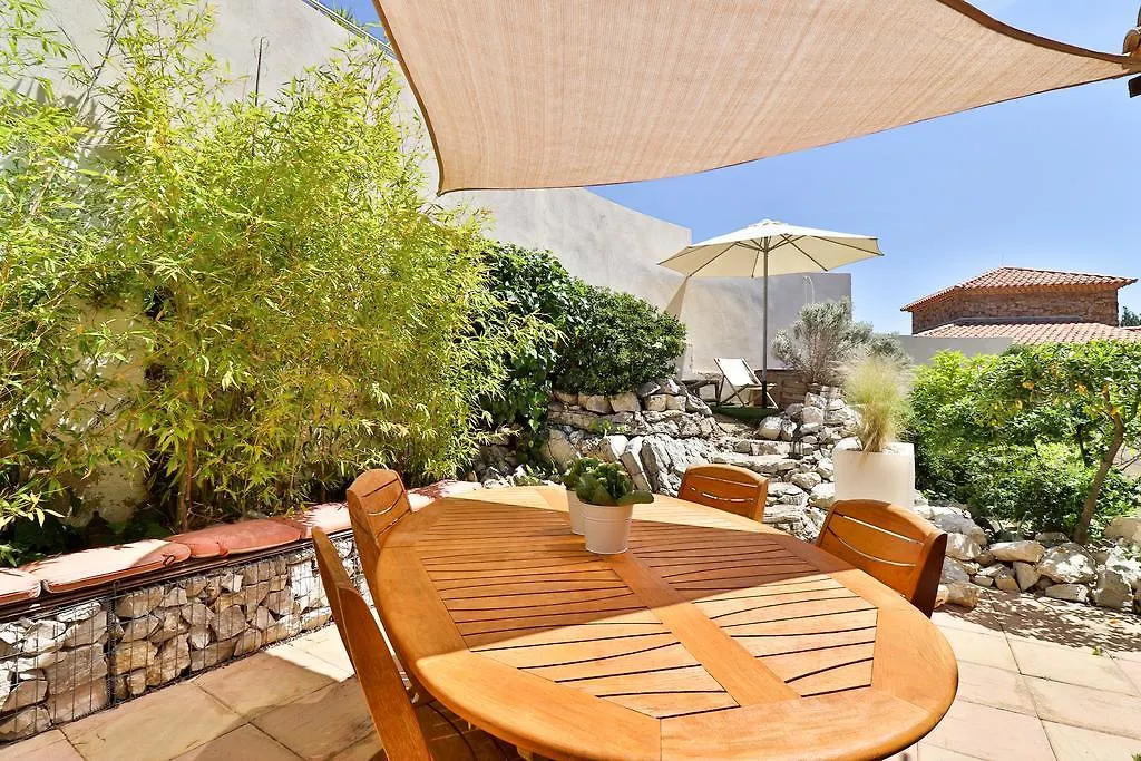 Les Chambres D'Hotes Du Grand Mornas Carry-le-Rouet Bed & Breakfast