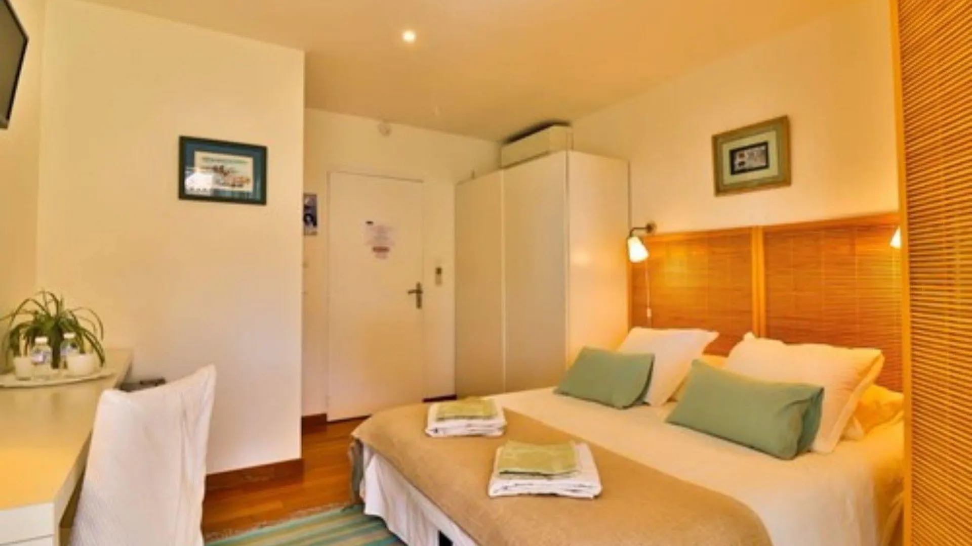 Les Chambres D'Hotes Du Grand Mornas Carry-le-Rouet 2*,  Francia
