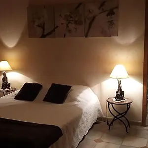 Mas Du Puits Bed & Breakfast